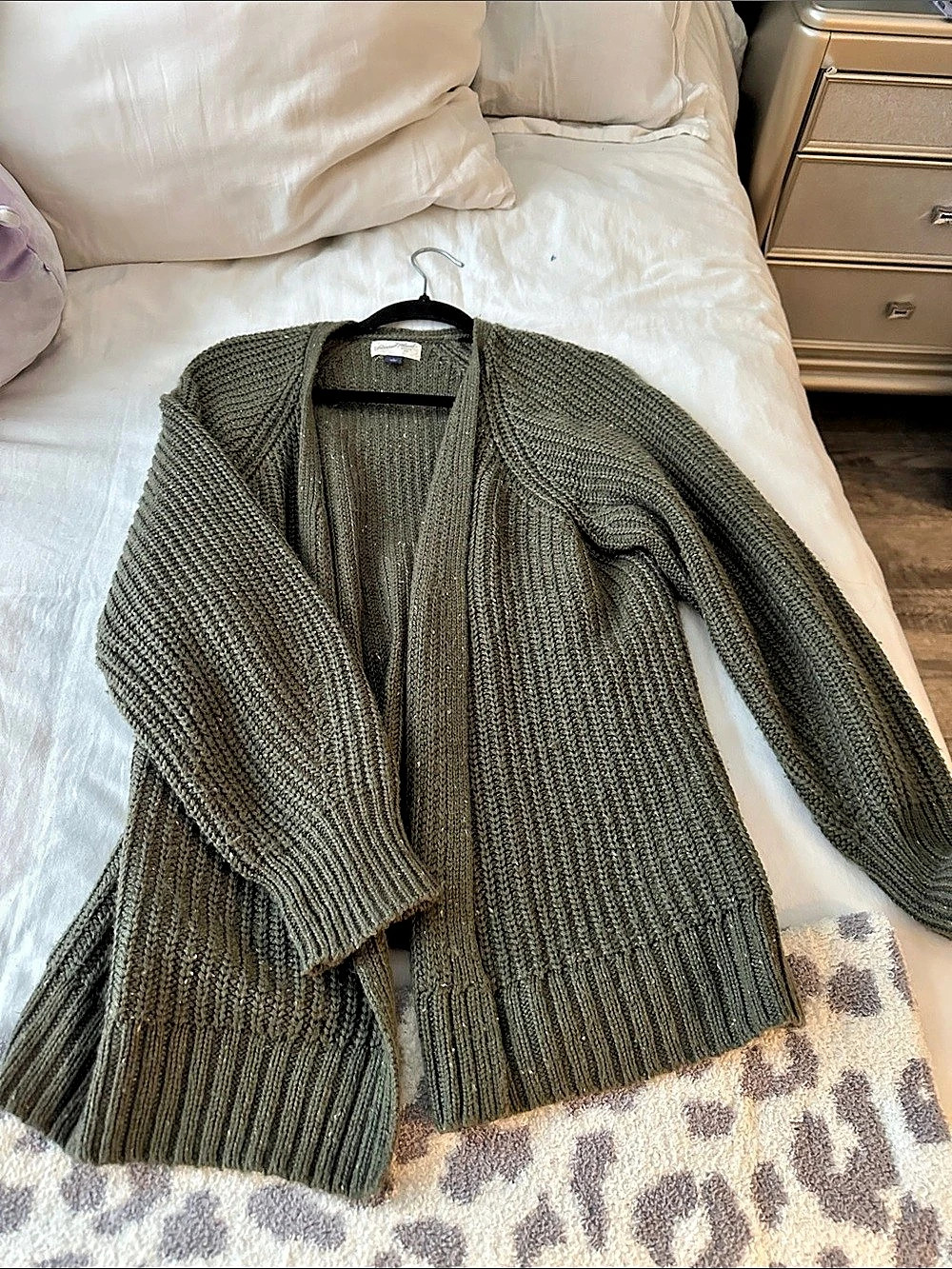 Universal Thread Olive Knit Cardigan Size Small Like New